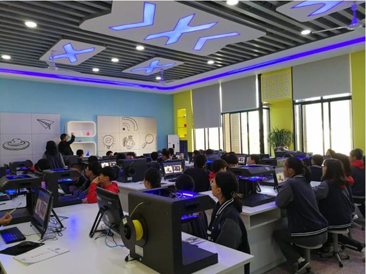 推進(jìn)教育信息化、教育資源數(shù)字化建設(shè)
